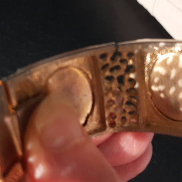 Vintage 40s Signed Hattie Carnegie Gold Tone Clamper Bracelet Medallions 1 1/8"W - Picture 5 of 5